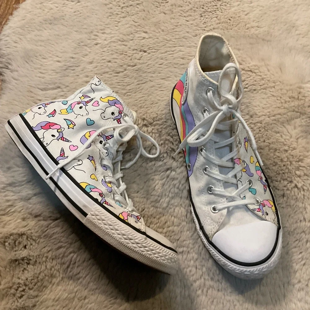 Converse Chuck Taylor All Star Sneakers Unicorn Kids‎ Size 5 Youth Rainbow